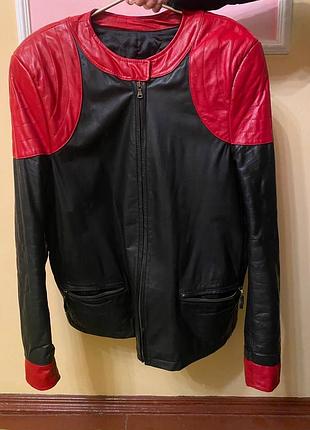 Продам чоловічий шкіряний костюм: жакет та штани. натуральна шкіра, м’яка та якісна.  стан відмінний, без потертостей.