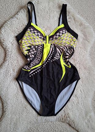 Суцільний купальник