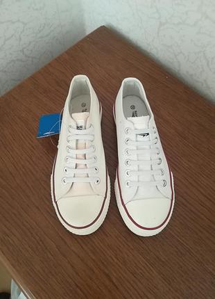 Кеды Белые нови 34 р можно на ребенка