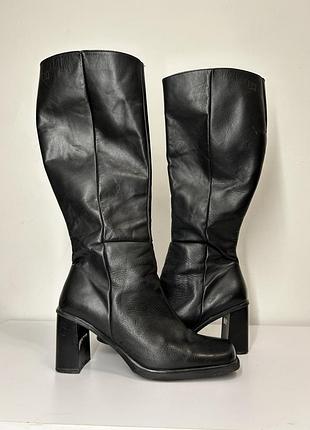 Шкіряні чоботи квадратні