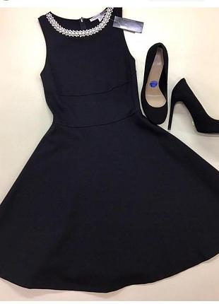 Вечернее платье с жемчужинами