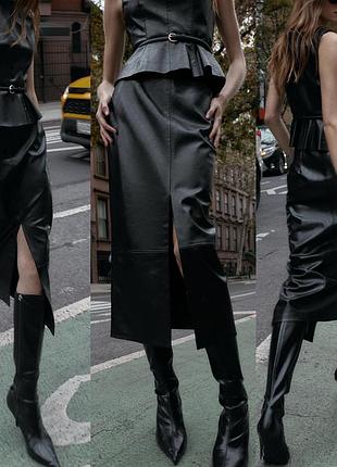 Спідниця міді zara з екошкіри з розрізом