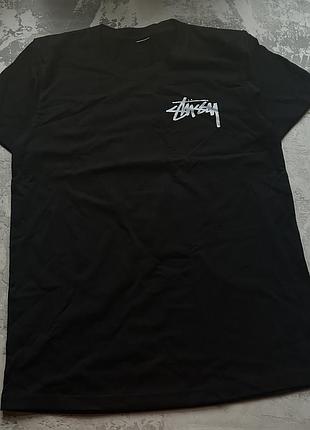 Футболка з принтом на спині stussy