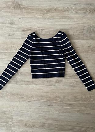 Топ з відкритою спиною