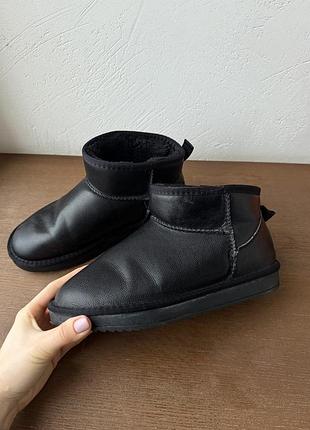 Уггі-міні (типу ugg) чорні шкіряні