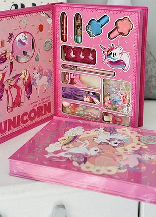 Подарунковий набір для дівчинки