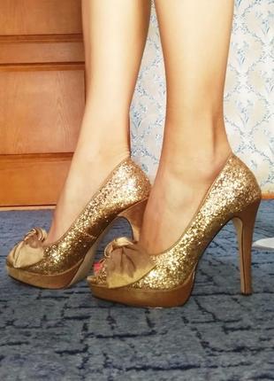 Туфли золотые в блёстках dorothy perkins (великобритания) 37 р.9 фото