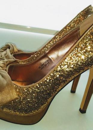 Туфли золотые в блёстках dorothy perkins (великобритания) 37 р.6 фото