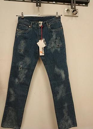 Джинси дірки поетки