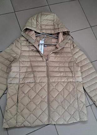 Курточка вітровка