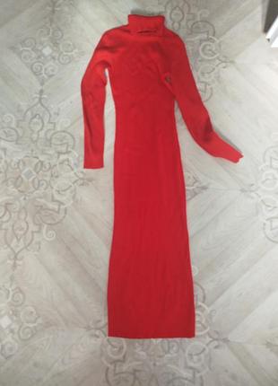 Червоне міді плаття