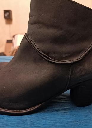 Кожаные ботинки козаки.
куплены в испании.