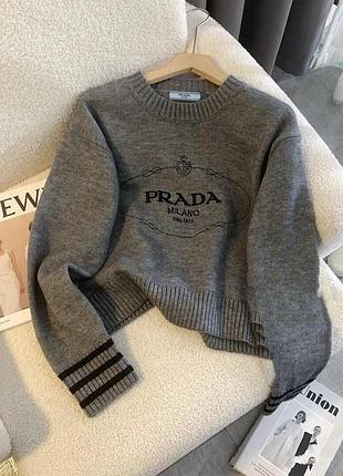 Теплий сірий светр прада prada з надписом 3