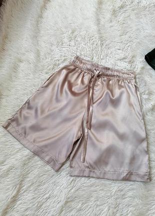 Літні шортики висока посадка атлас матеріал дуже ніжний затяжці роблять сам миттєво