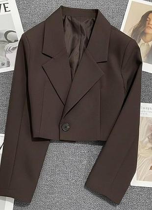 Укороченный стильный пиджак