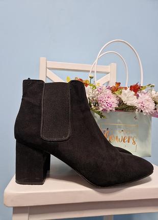 Ботинки женские ботильоны hm черные велюровые на каблуке