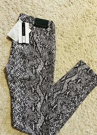 Новые с бирками джинсы змеиный принт итальянский бренд sportmax code maxmara оригинал стрейч размер m,l - указан 30