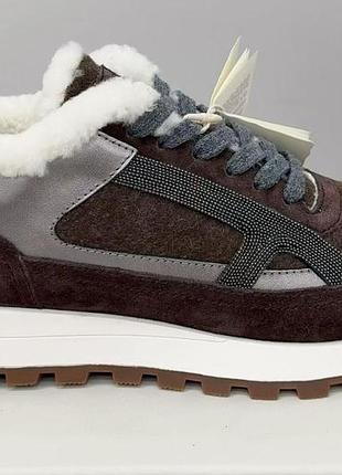 Зимові кросівки відомого бренду