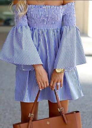 Блузка с открытыми плечами