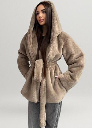 Шуба женская из эко меха кролик мутон на запах с поясом укороченная с капюшоном шубка автоледи оверсайз на подкладке мокко капучино