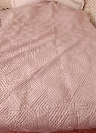 Нове в упаковці 240"260евро покривало та 2 наволочки