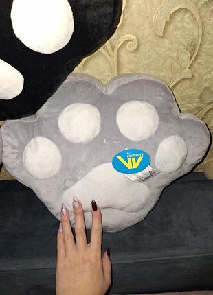 Мягкая игрушка лапка 41 на 30 см 2