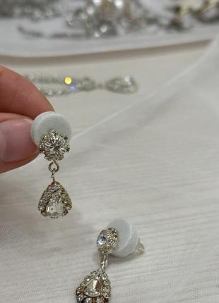 Сережки нові