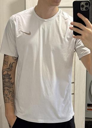 Футболка nike