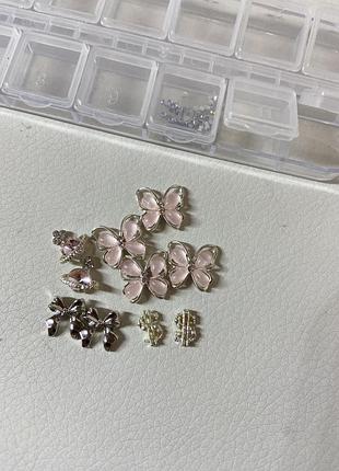 Стильні 3д фігурки для  нігтів / манікюру / нарощування