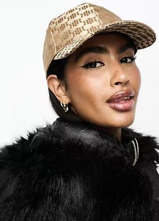 River island monogram cap in beige 🧢 🤎🩶(asos)