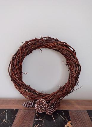 Венок из виноградной лозы.