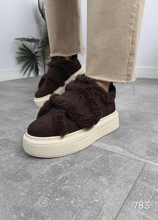 Зимові черевики жіночі в шоколадному кольорі