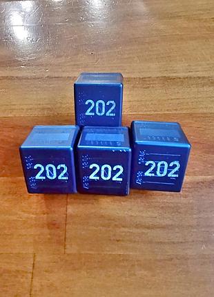 Реле 202 свечей накаливания vw touch, passat, b5,audi,skoda,superb 8a0 951 253