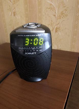Часы с fm приемником будильником scarlett