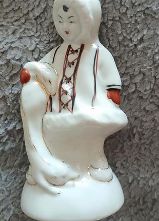 Якут фарфорова статуетка .