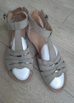 Продам кожаные босоножкие gabor, 40-40,5р