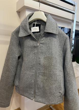 Курточка весняна