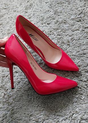 Лодочки лакированные, лодочки красные на шпильке, туфли мега удобные