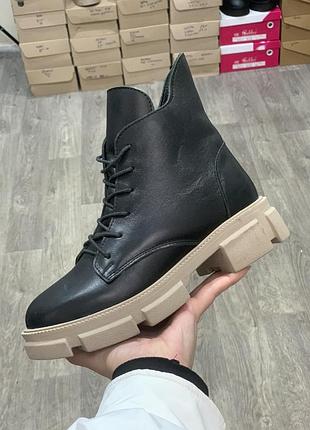 Шкіряні черевики відмінної якості розпродаж