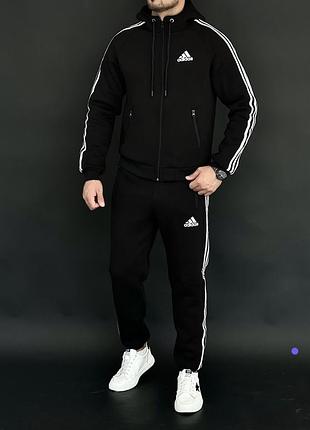 Костюм спортивный adidas.