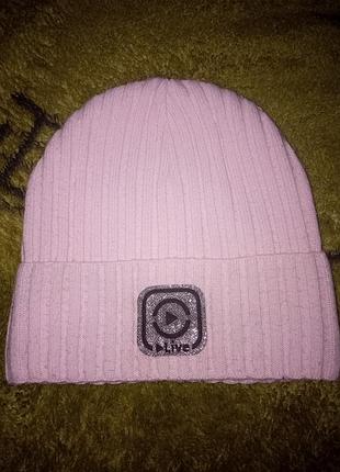 Шапочка на девочку 9-10 лет
розовая, с эмблемой 
теплая, осень
объем головы 52-54
цена 90грн