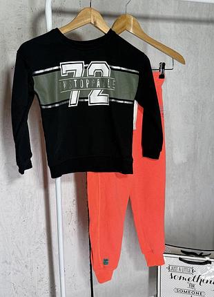 Комплект на дівчинку 9-10 років