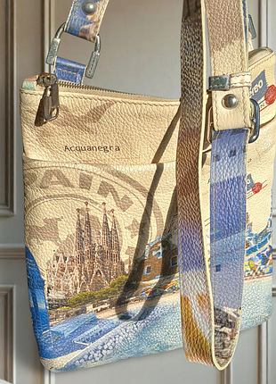 Кожаная итальянская сумка через плечо бренда aquanegra