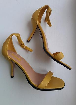 Босоножки 41р