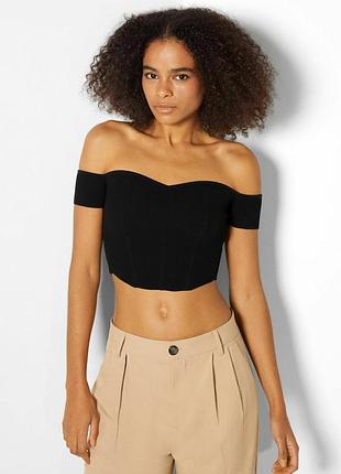 Топ чорний відкриті плечі кроп топік