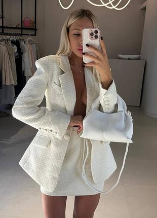 Роскошный твидовый костюм, деловой стильный пиджак и мини юбка,