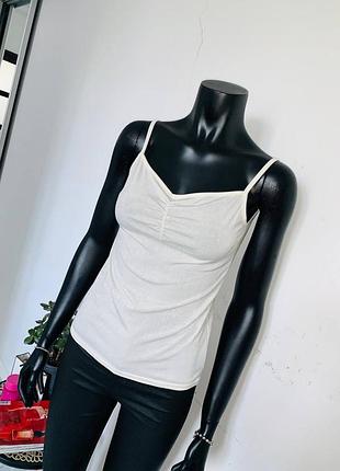 Топ майка женская базовая – белый/кремовый, на бретелях, сборка на груди