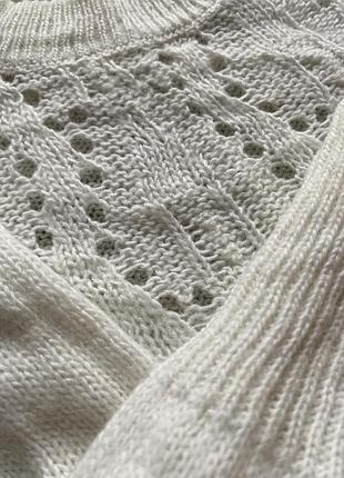 Мʼякий молочний светр 4
