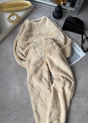 Жіноча бежева махрова тепла піжама двійка