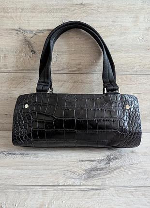 Черная кожаная сумка на плечо dkny с тиснением под крокодила donna karan